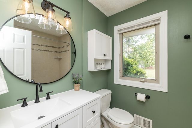 2509 W 140th Street, Burnsville, MN 55337