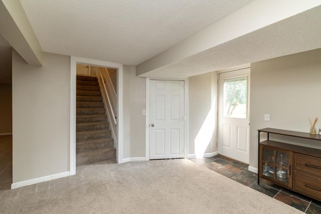 2509 W 140th Street, Burnsville, MN 55337