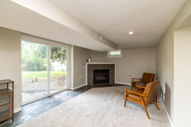 2509 W 140th Street, Burnsville, MN 55337