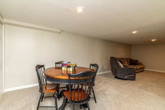 2509 W 140th Street, Burnsville, MN 55337