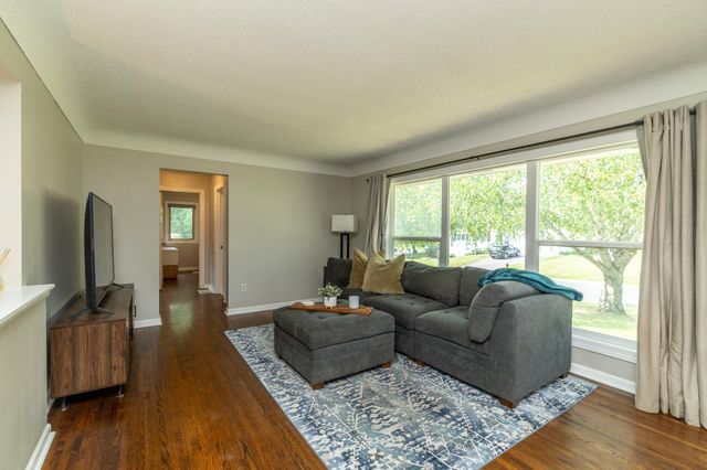 2509 W 140th Street, Burnsville, MN 55337