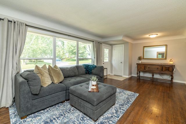 2509 W 140th Street, Burnsville, MN 55337