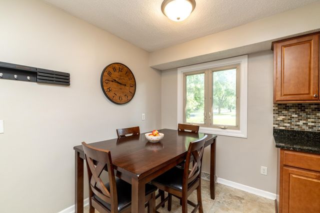 2509 W 140th Street, Burnsville, MN 55337