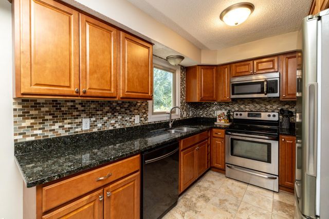 2509 W 140th Street, Burnsville, MN 55337