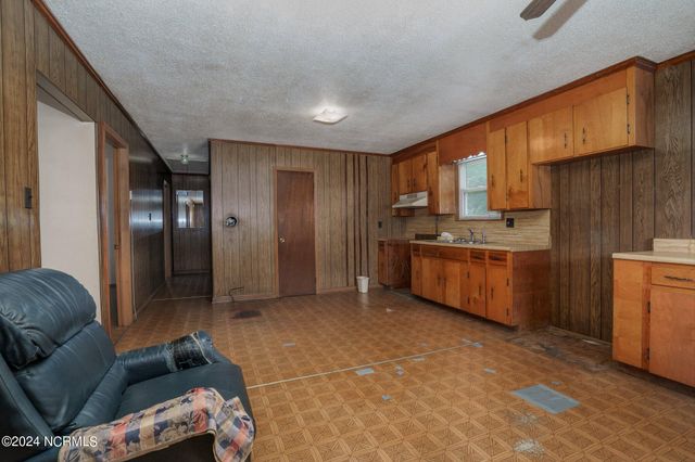 9932 Straight Gate Road, Whitakers, NC 27891