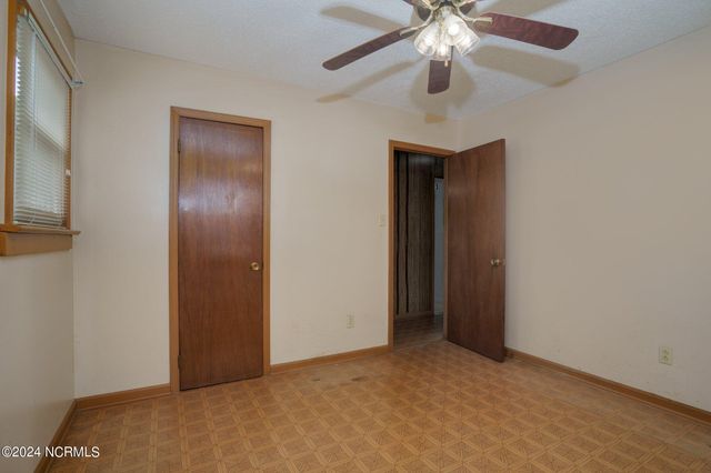 9932 Straight Gate Road, Whitakers, NC 27891