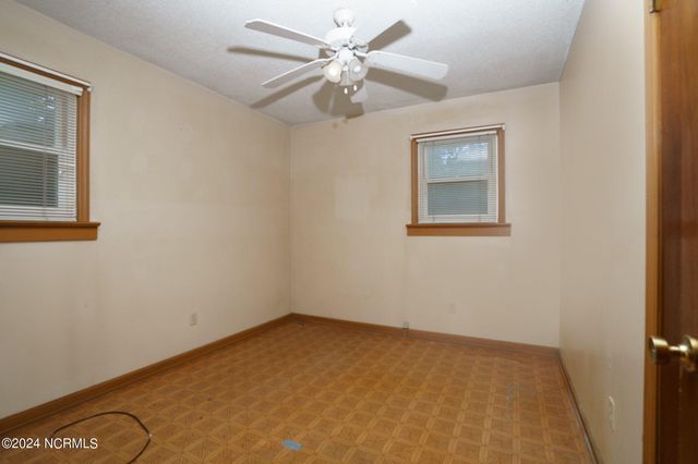 9932 Straight Gate Road, Whitakers, NC 27891