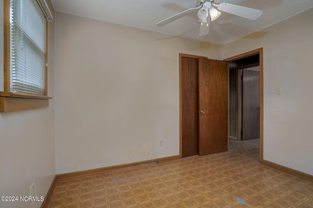 9932 Straight Gate Road, Whitakers, NC 27891