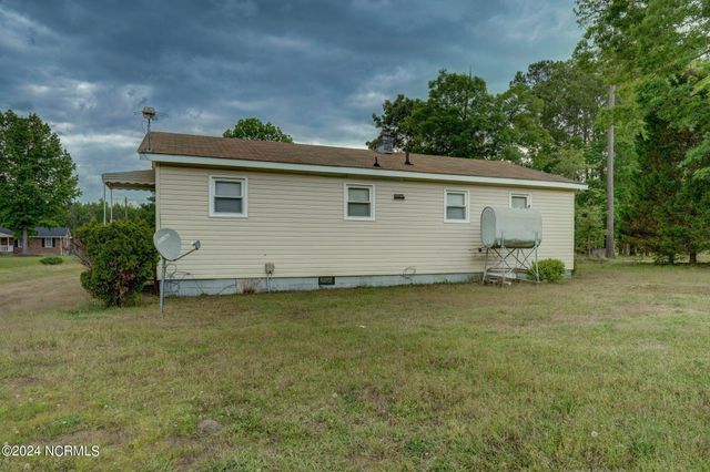 9932 Straight Gate Road, Whitakers, NC 27891