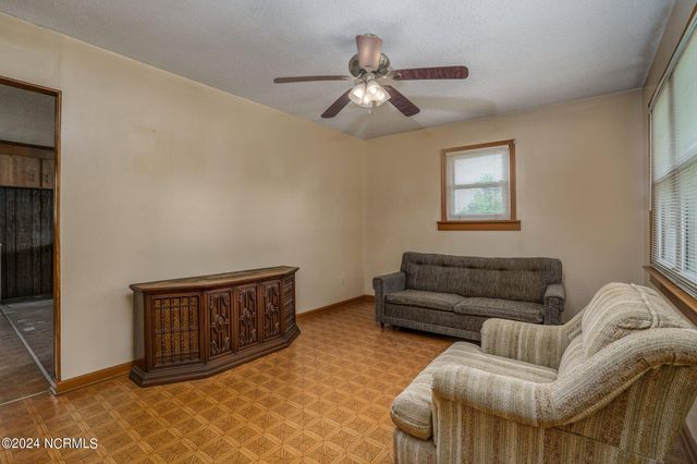 9932 Straight Gate Road, Whitakers, NC 27891