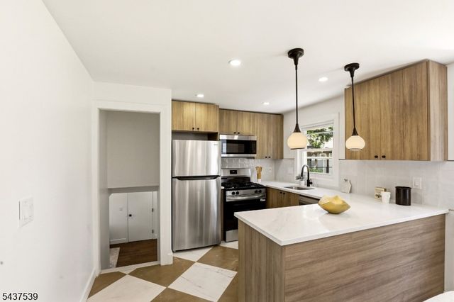 511 Locust Ave, Garwood Boro, NJ 07027