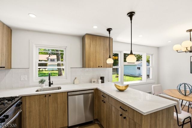 511 Locust Ave, Garwood Boro, NJ 07027