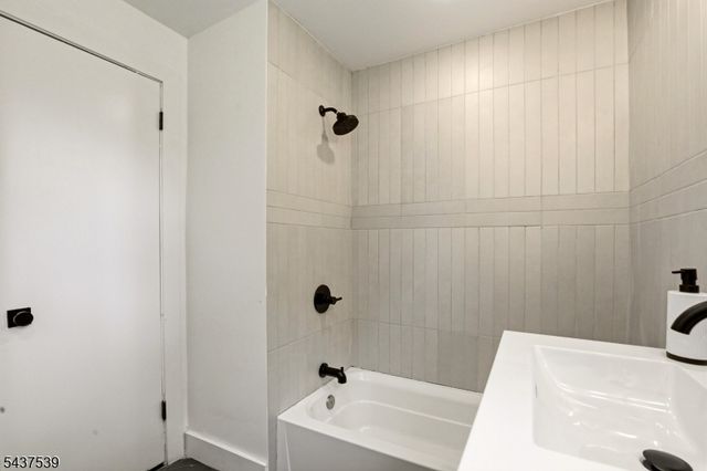 511 Locust Ave, Garwood Boro, NJ 07027