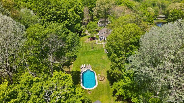 9 Lewis Road, Pound Ridge, NY 10576