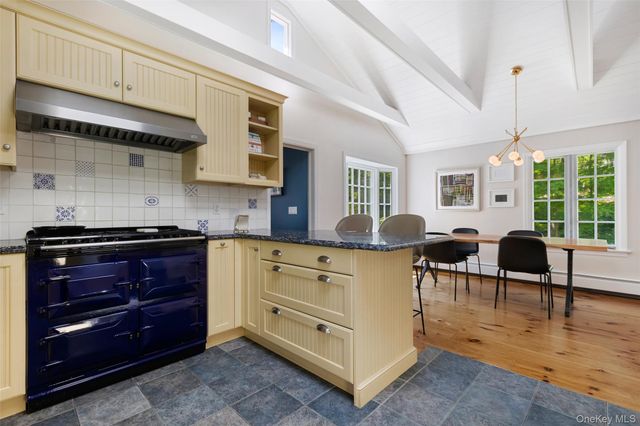 9 Lewis Road, Pound Ridge, NY 10576