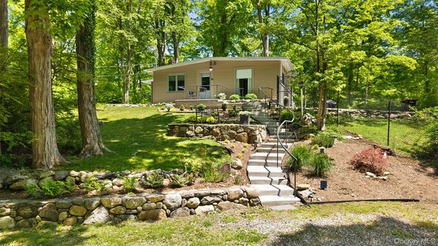 9 Lewis Road, Pound Ridge, NY 10576