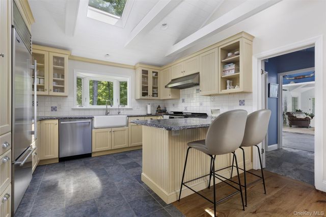 9 Lewis Road, Pound Ridge, NY 10576