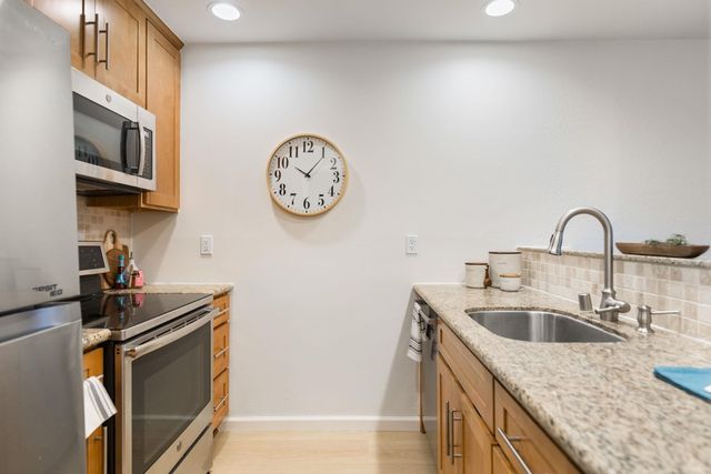 811 York St 131, Oakland, CA 94610