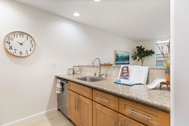 811 York St 131, Oakland, CA 94610