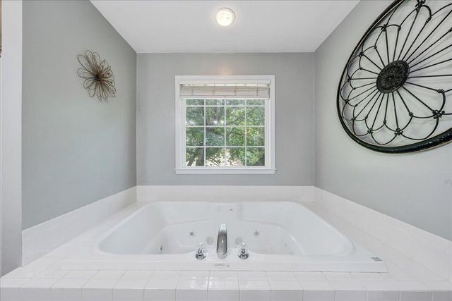 1341 Crutchfield ST, Roanoke, VA 24019