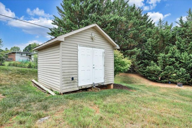 1341 Crutchfield ST, Roanoke, VA 24019