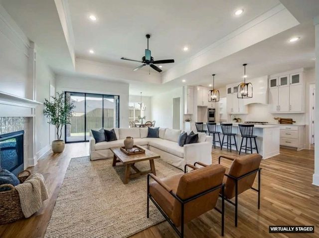 301 FAIRMOUNT, Denton, TX 76210