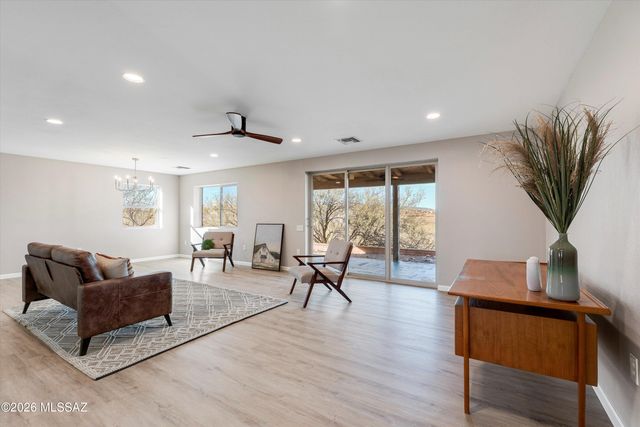 3902 S Via Del Ruisenor, Green Valley, AZ 85622