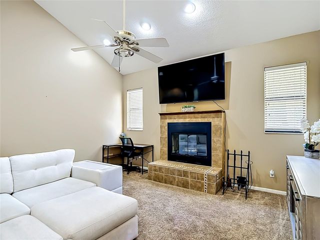 87 1ST AVENUE NW, Lutz, FL 33548