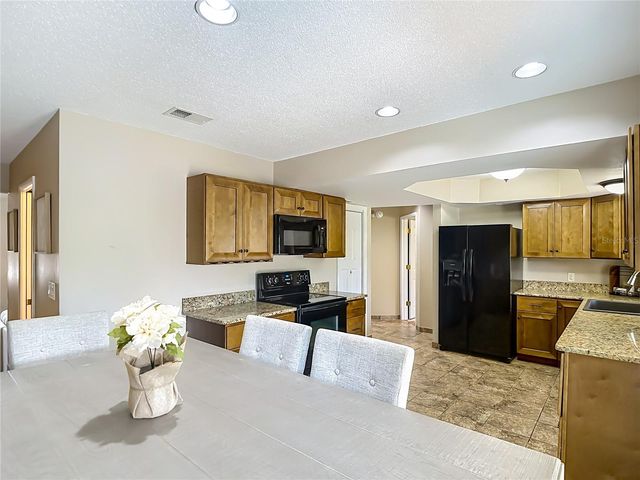 87 1ST AVENUE NW, Lutz, FL 33548