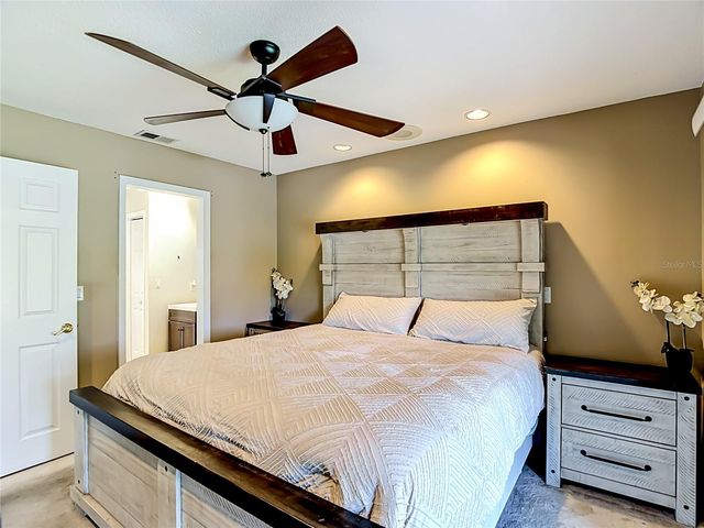 87 1ST AVENUE NW, Lutz, FL 33548