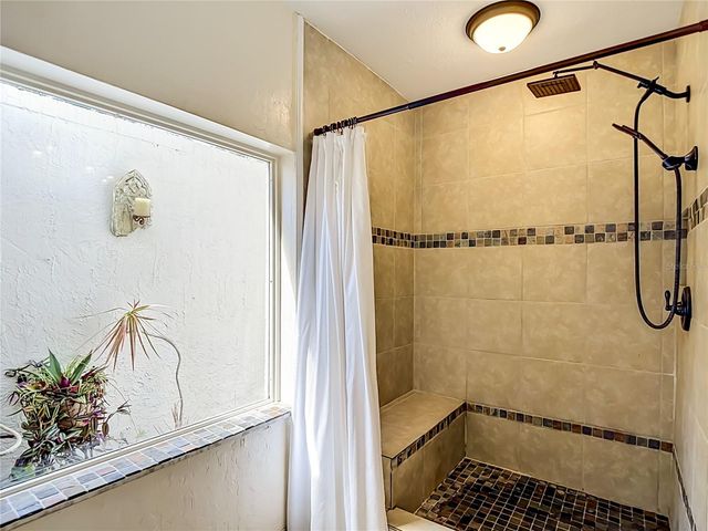87 1ST AVENUE NW, Lutz, FL 33548