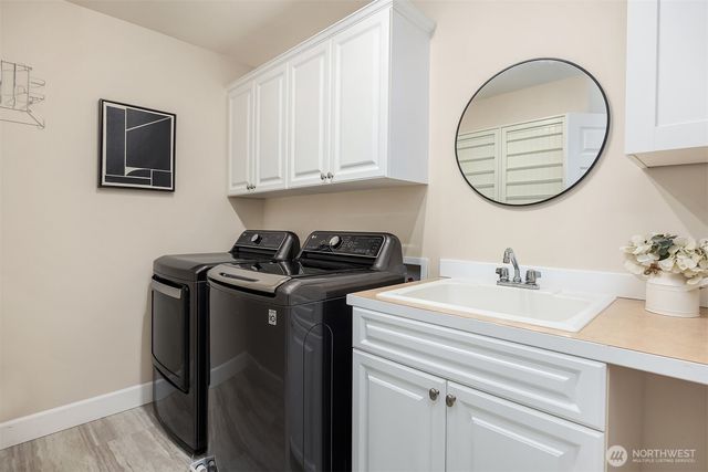 26734 SE 9th Way, Sammamish, WA 98075