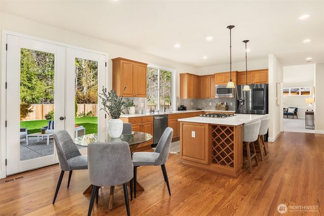 26734 SE 9th Way, Sammamish, WA 98075