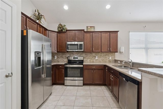 480 KESTREL DRIVE, Groveland, FL 34736