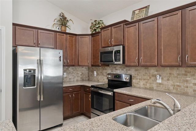 480 KESTREL DRIVE, Groveland, FL 34736