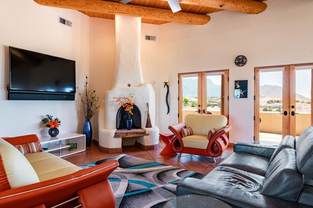 31 Second Mesa Drive, Placitas, NM 87043