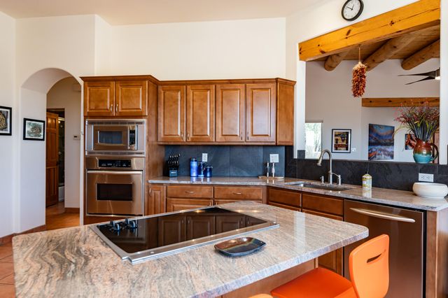 31 Second Mesa Drive, Placitas, NM 87043