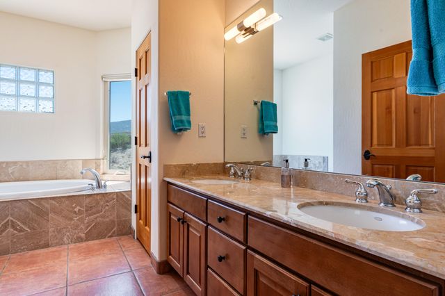 31 Second Mesa Drive, Placitas, NM 87043