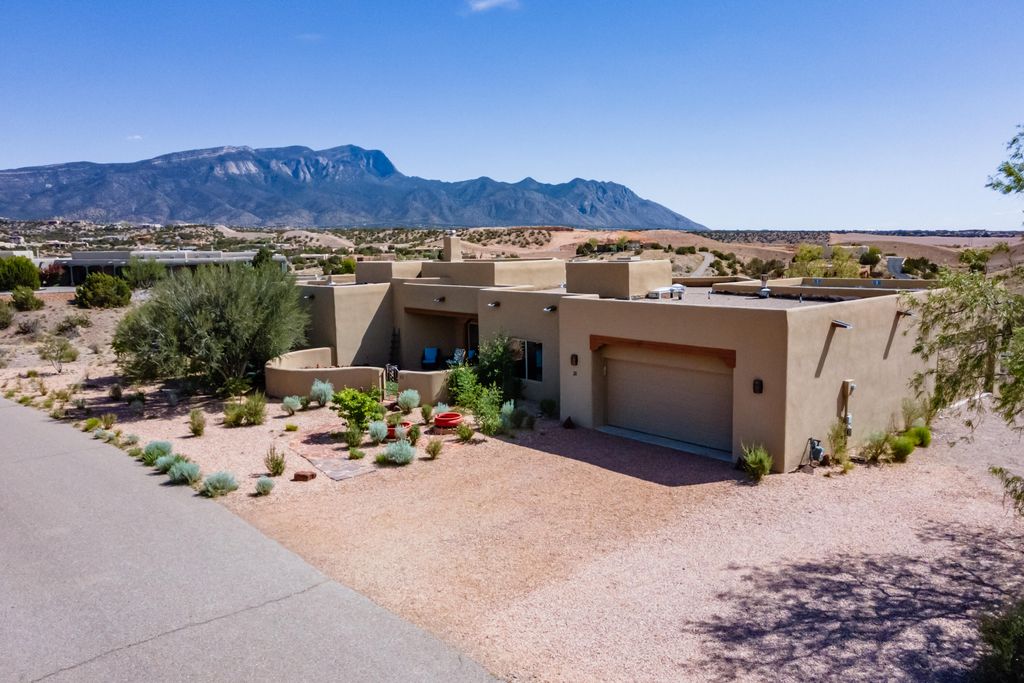 31 Second Mesa Drive, Placitas, NM 87043