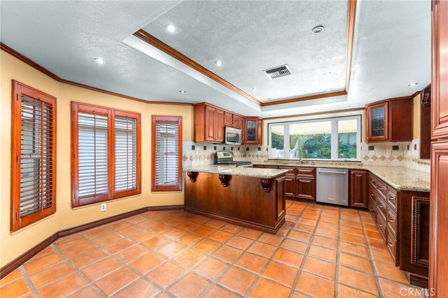 1710 Fairmont Drive, Redlands, CA 92373