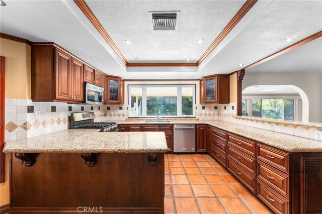 1710 Fairmont Drive, Redlands, CA 92373