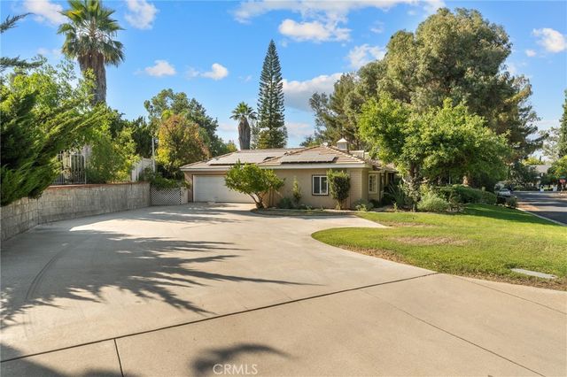 1710 Fairmont Drive, Redlands, CA 92373