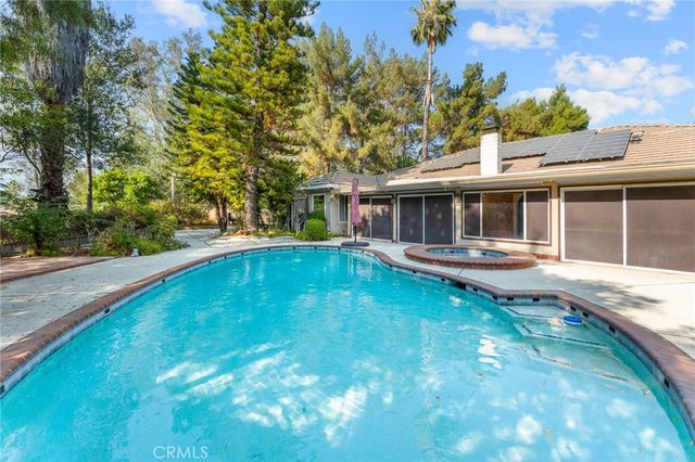 1710 Fairmont Drive, Redlands, CA 92373