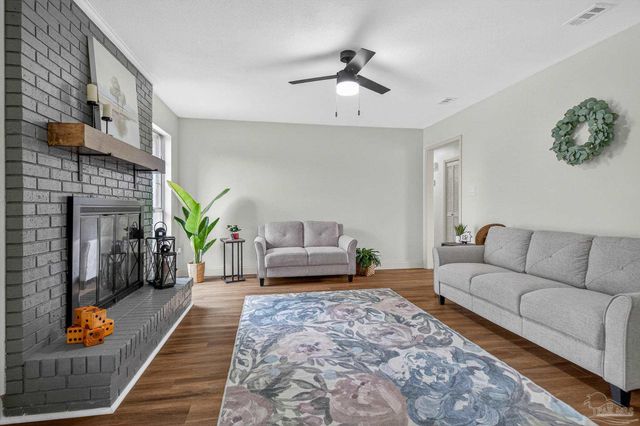 2768 Venetian Way, Gulf Breeze, FL 32563