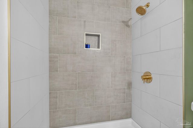 2768 Venetian Way, Gulf Breeze, FL 32563