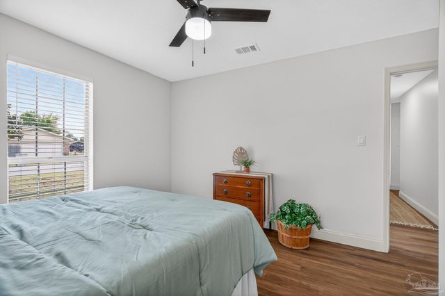 2768 Venetian Way, Gulf Breeze, FL 32563