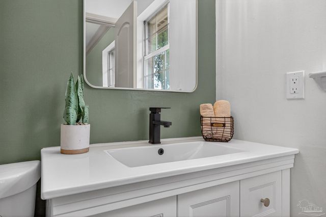 2768 Venetian Way, Gulf Breeze, FL 32563