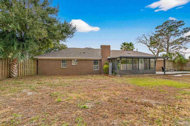 2768 Venetian Way, Gulf Breeze, FL 32563