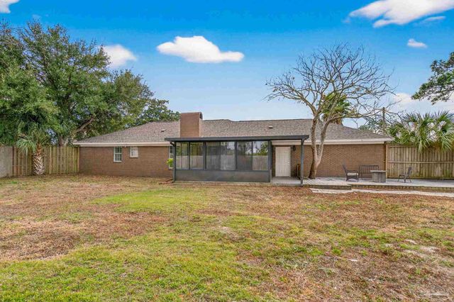 2768 Venetian Way, Gulf Breeze, FL 32563