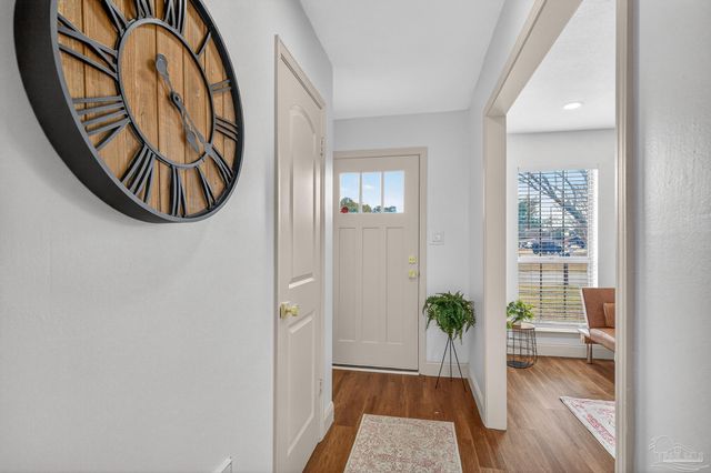 2768 Venetian Way, Gulf Breeze, FL 32563